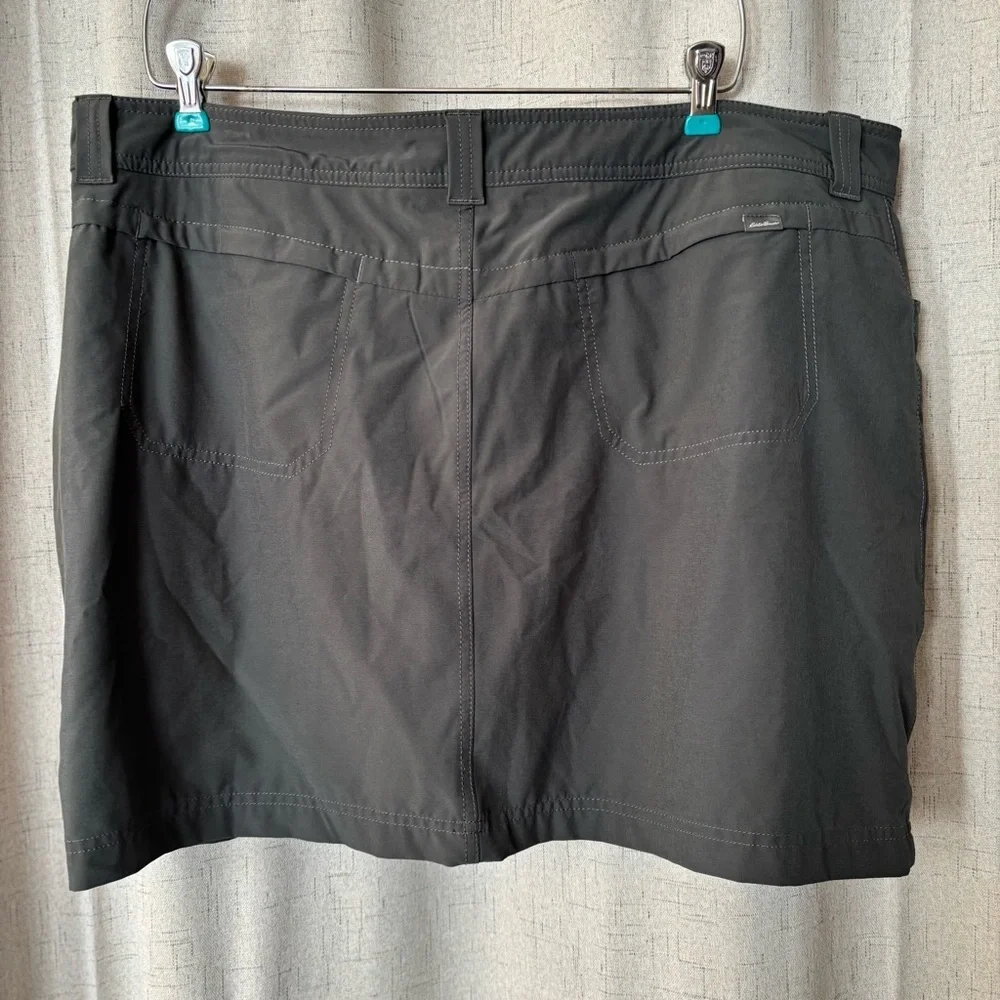 Eddie Bauer Women's Plus Size 18 Gray Skort with lining‎ and pockets. - Picture 2 of 7